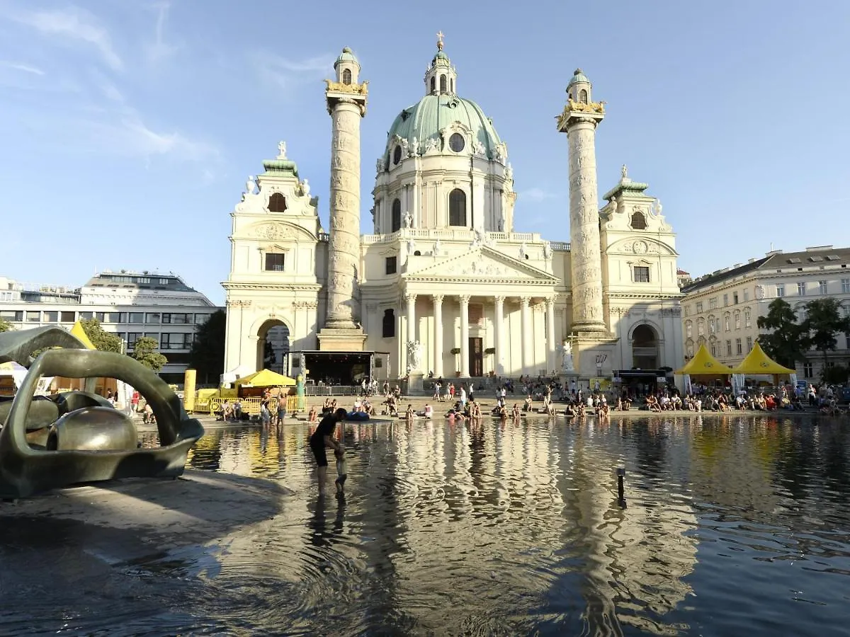 Belvedere Cosy Suite Vienna Austria